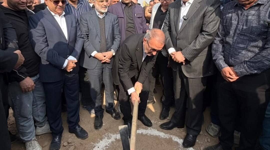 مراسم کلنگ‌زنی پالایشگاه نفت گچساران با حضور مردم و مسئولین