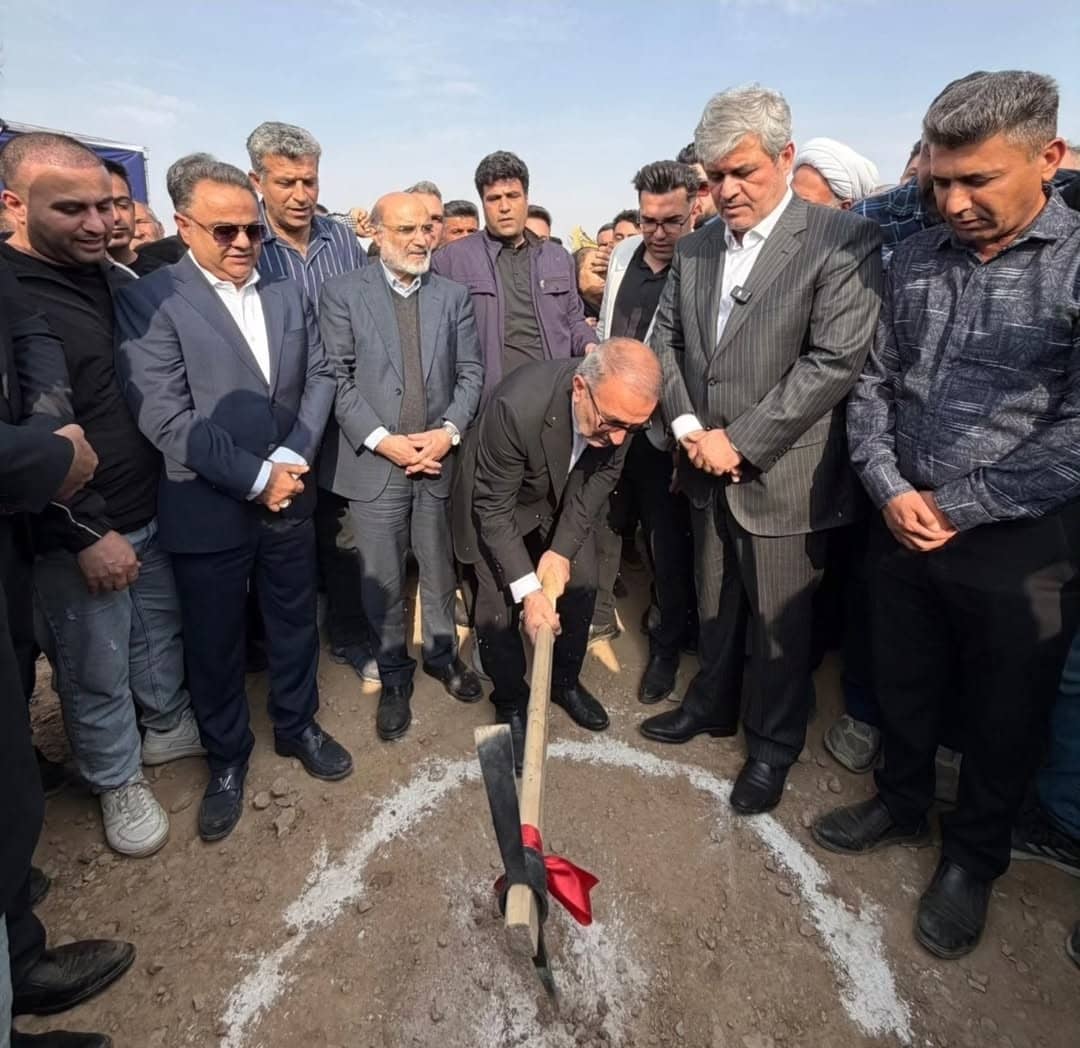 مراسم کلنگ‌زنی پالایشگاه نفت گچساران با حضور مردم و مسئولین